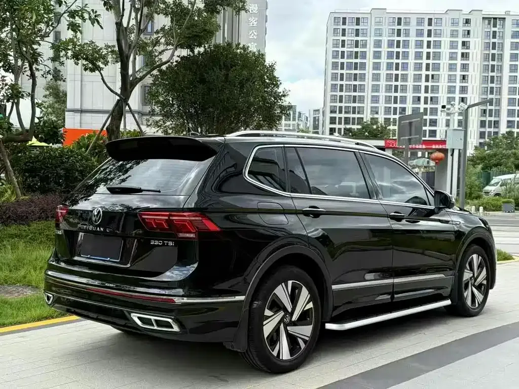 Volkswagen Tiguan L — фото 9
