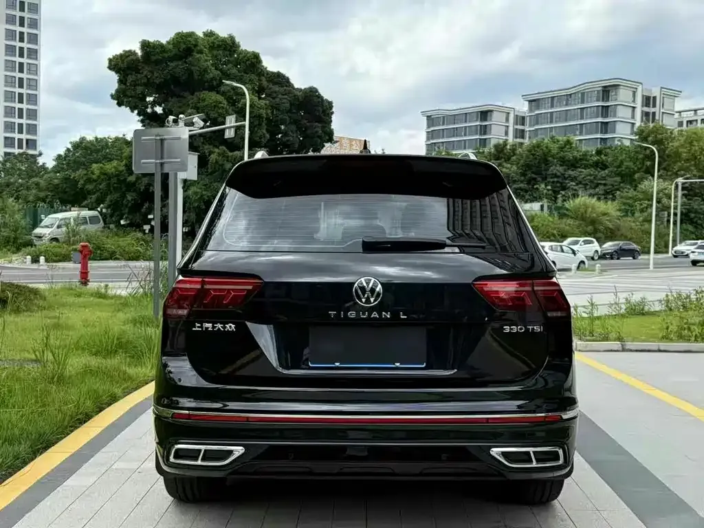 Volkswagen Tiguan L — фото 8
