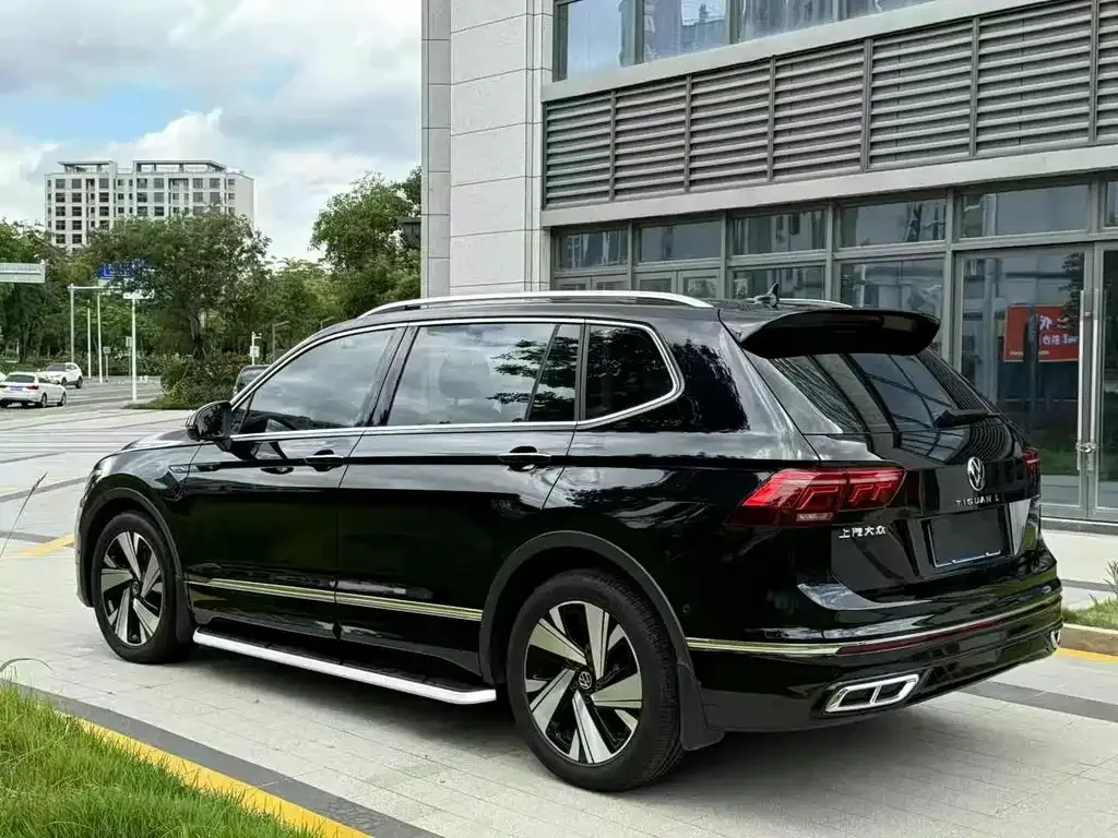 Volkswagen Tiguan L — фото 2