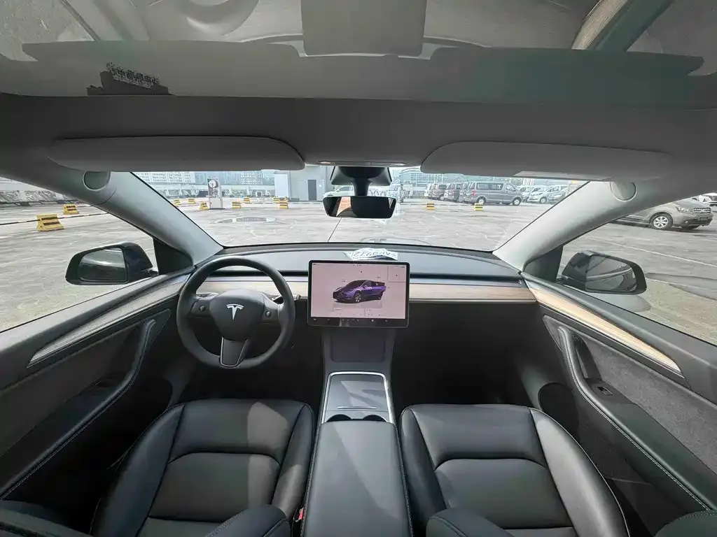 Tesla Model Y — фото 3