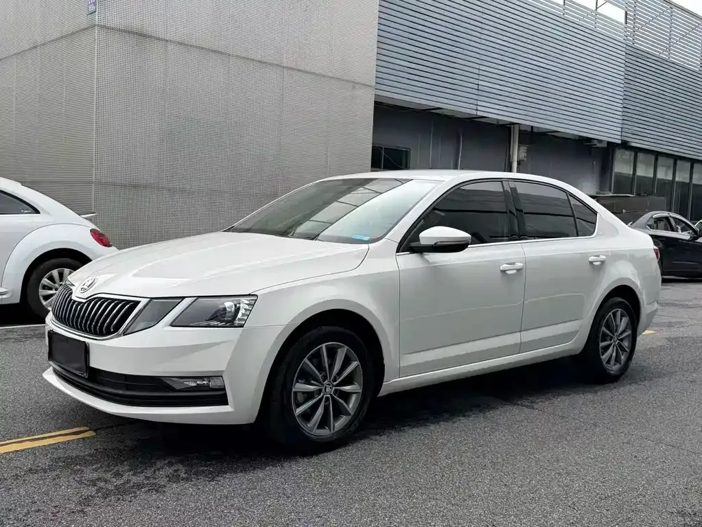 Skoda Octavia — фото 1