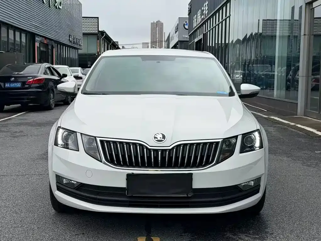 Skoda Octavia — фото 4