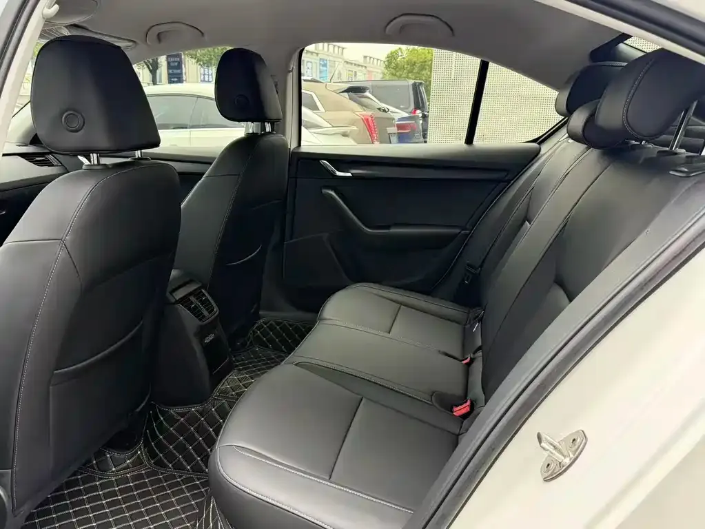 Skoda Octavia — фото 3