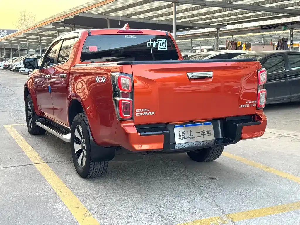 Isuzu D-MAX — фото 8
