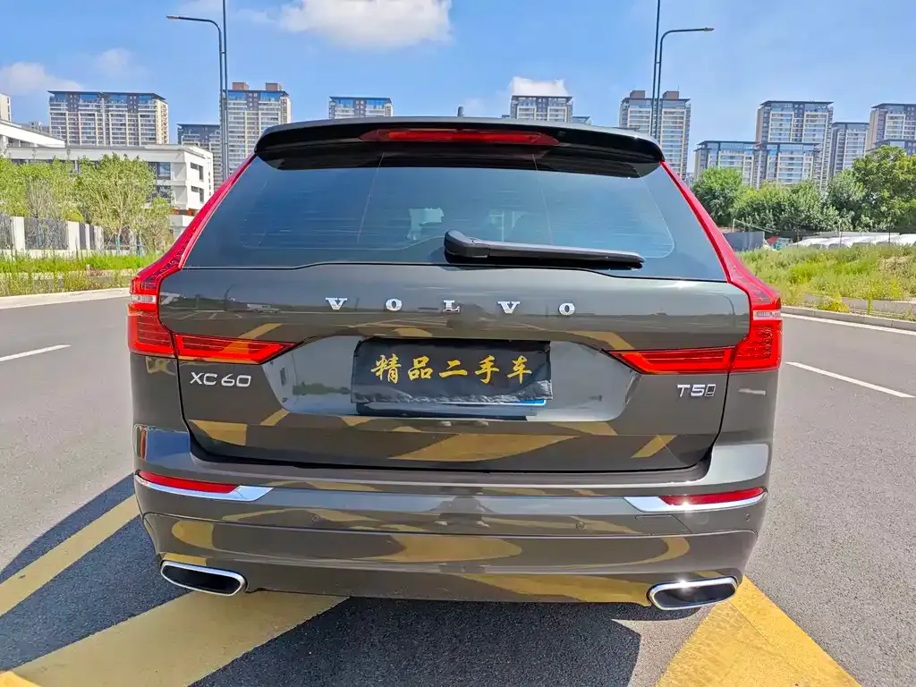 Volvo XC60 — фото 4