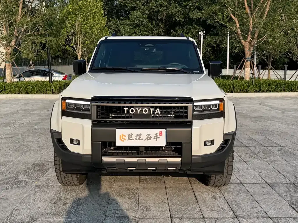 Toyota Prado — фото 10