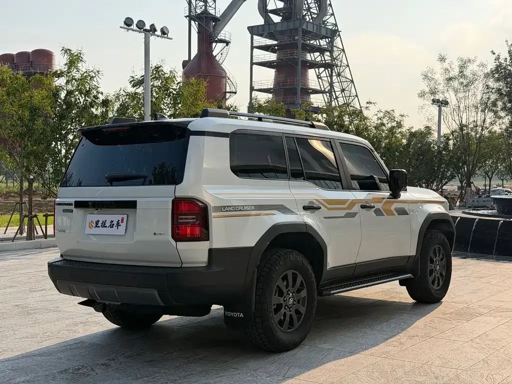 Toyota Prado — фото 9