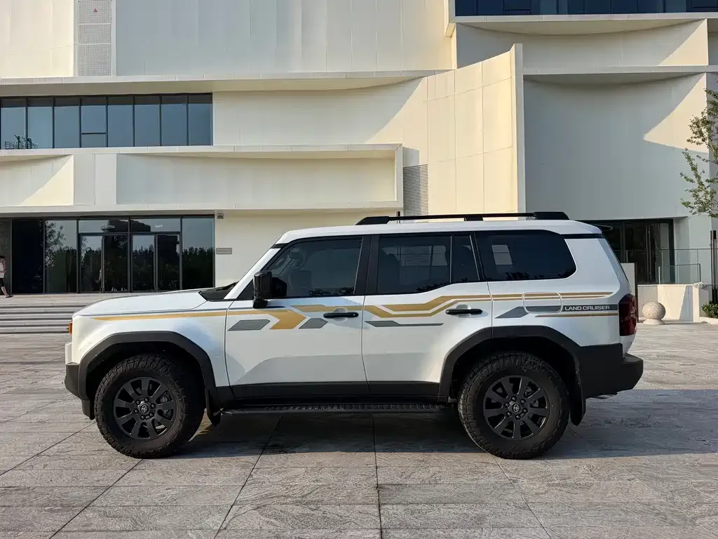 Toyota Prado — фото 4