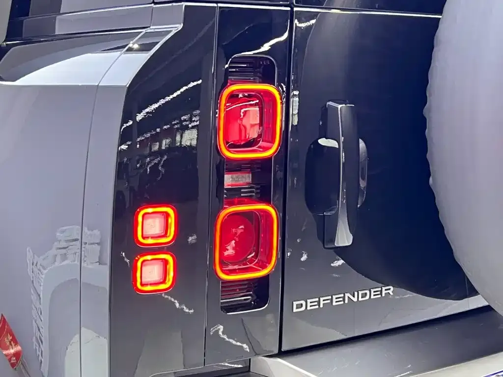 Land Rover Defender — фото 4