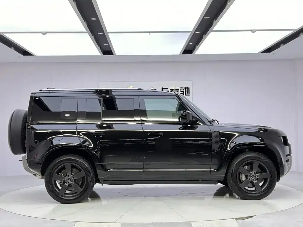 Land Rover Defender — фото 10