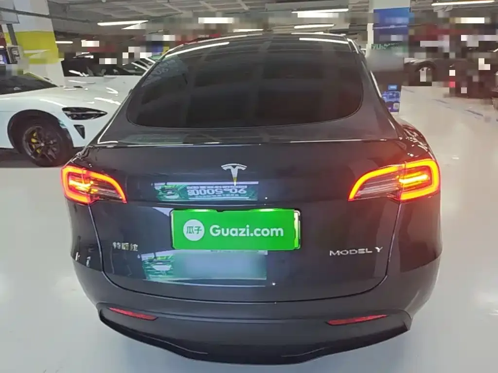 Tesla Model Y — фото 6