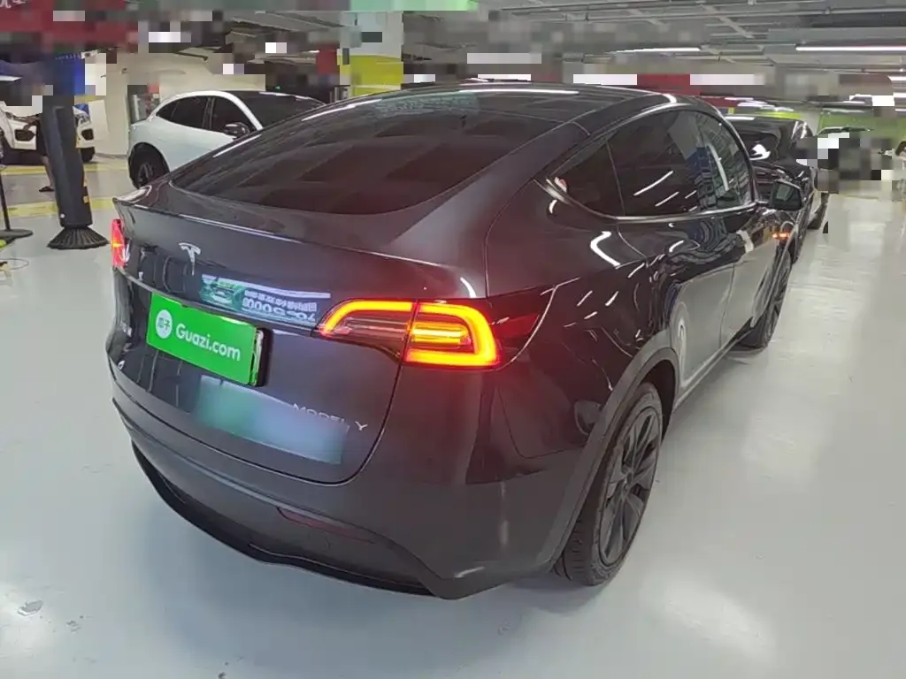 Tesla Model Y — фото 3