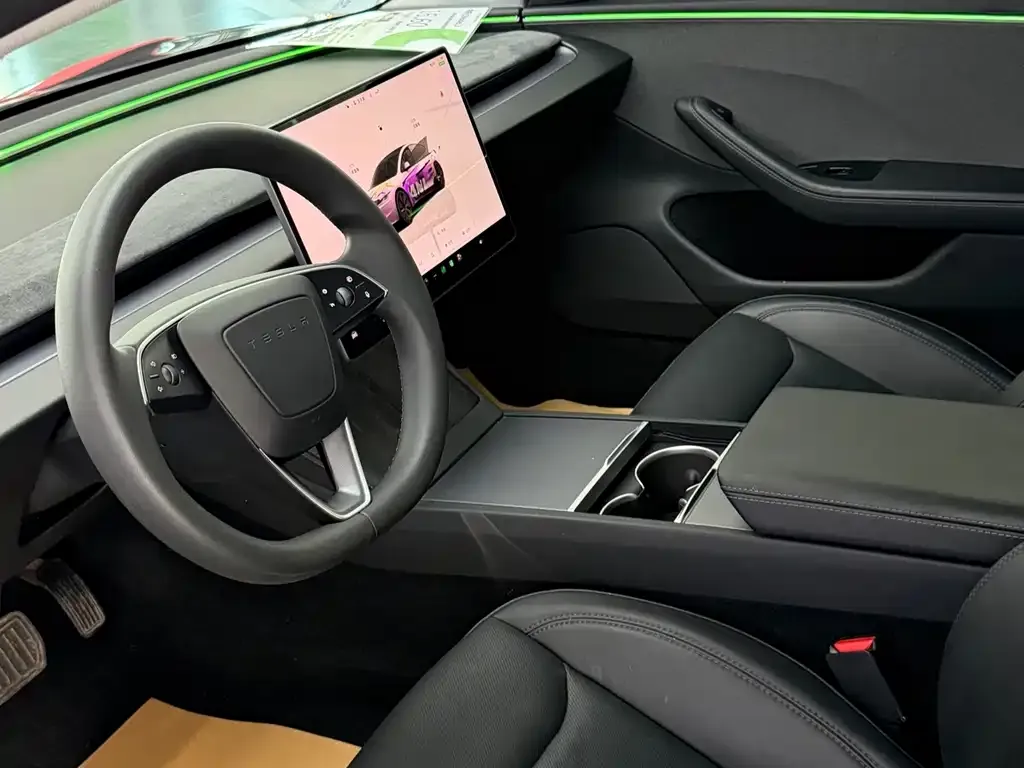 Tesla Model 3 — фото 9