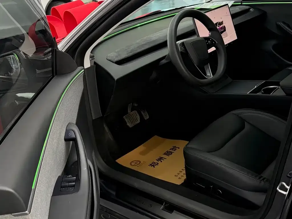 Tesla Model 3 — фото 3