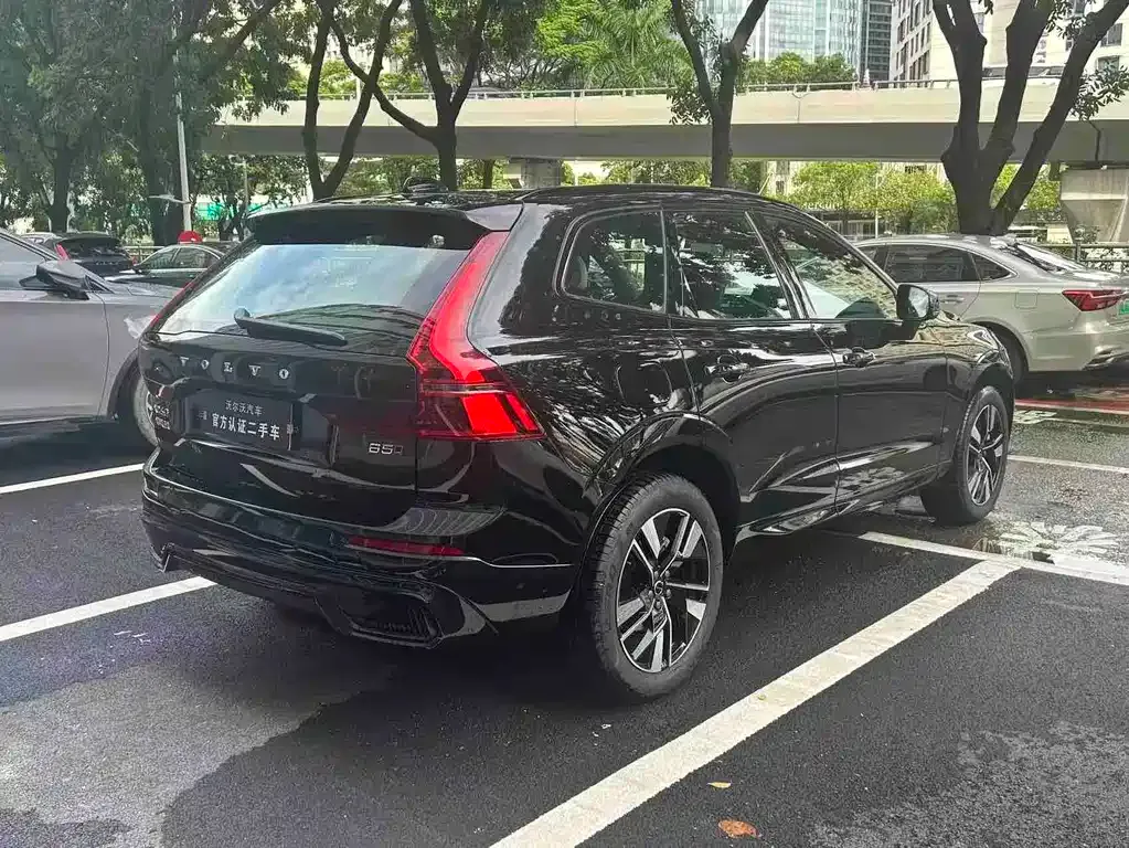 Volvo XC60 — фото 4