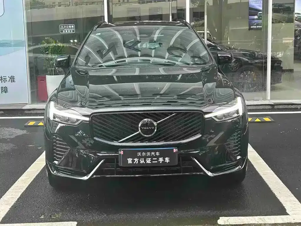 Volvo XC60 — фото 10