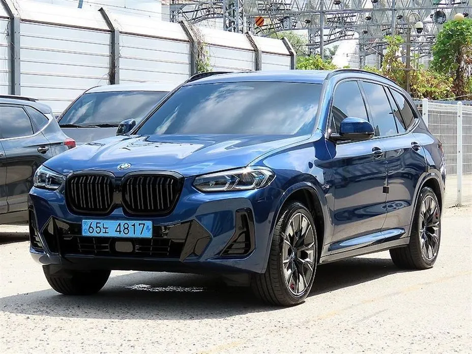 BMW iX3 — фото 1
