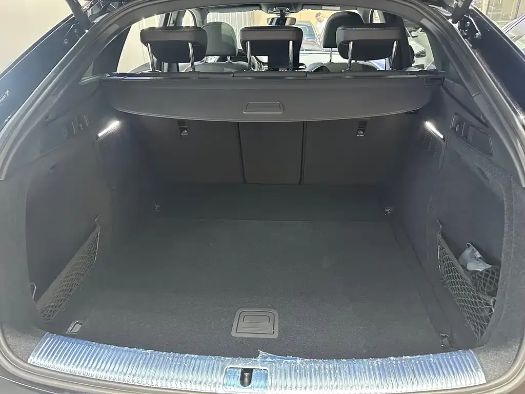 Audi Q5L Sportback — фото 9
