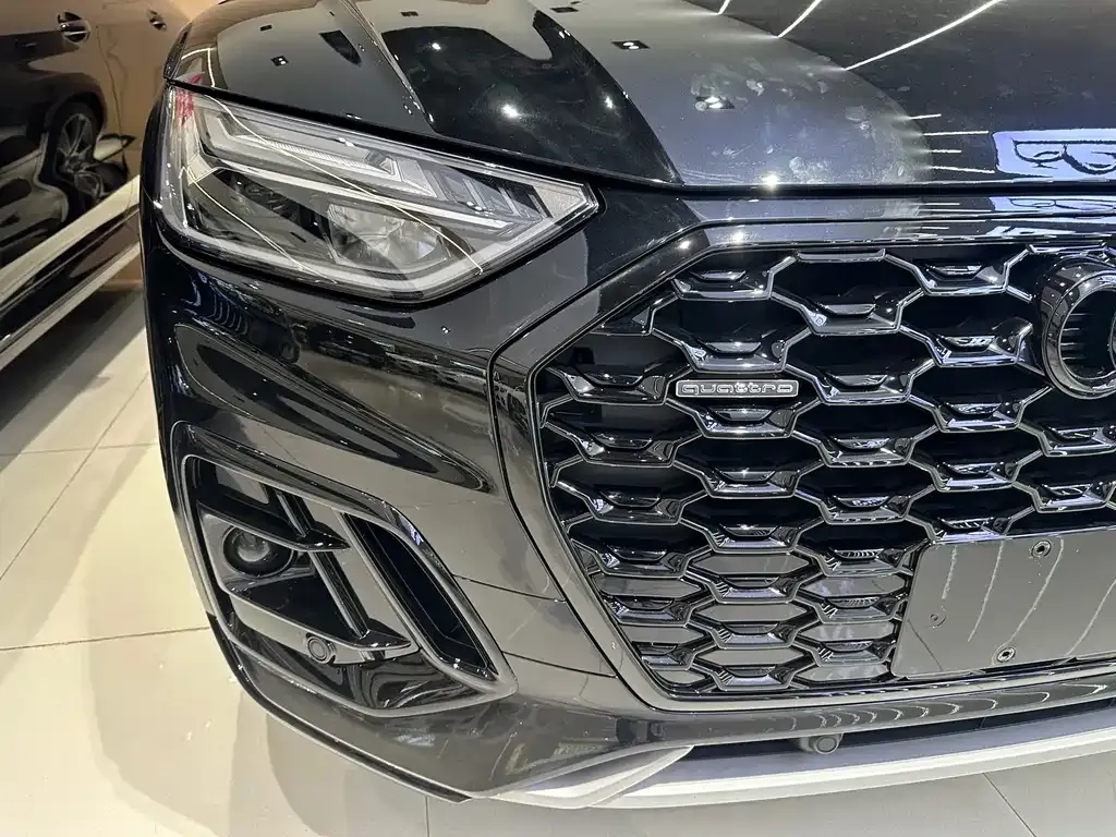 Audi Q5L Sportback — фото 8