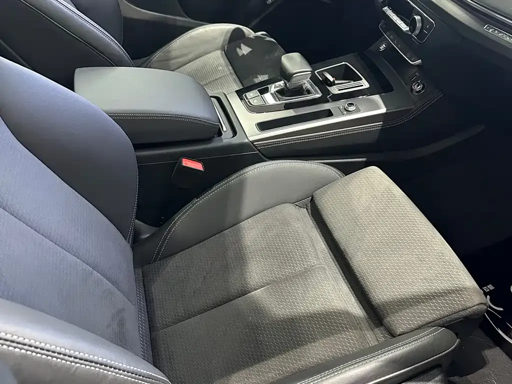 Audi Q5L Sportback — фото 6