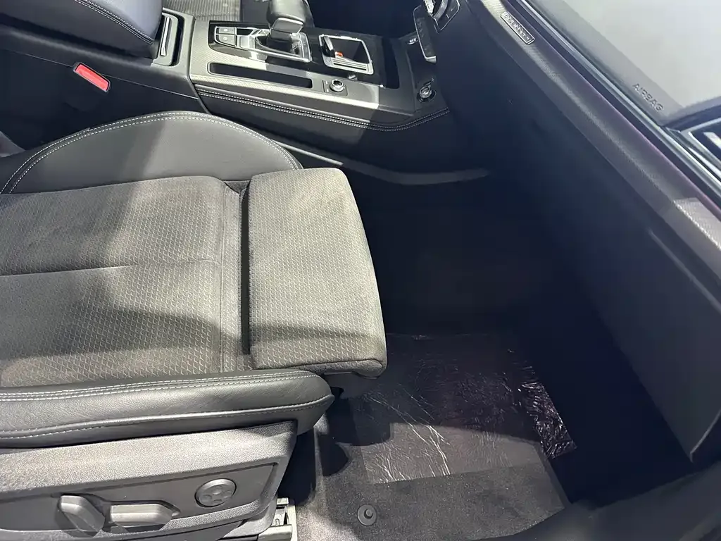 Audi Q5L Sportback — фото 4