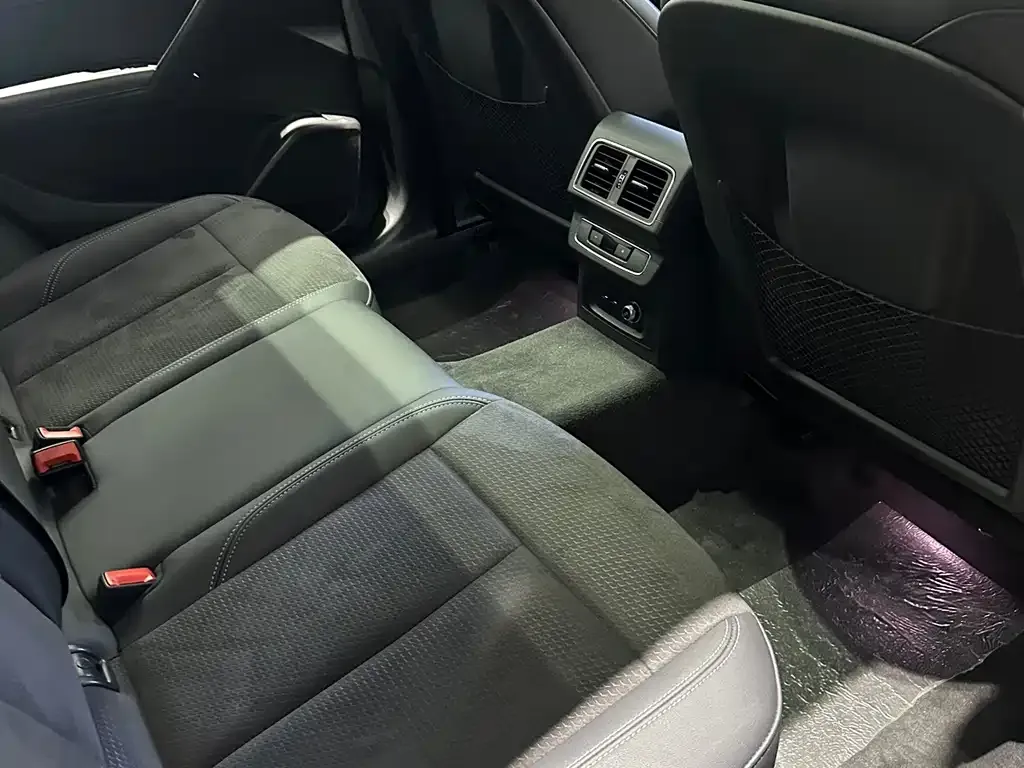 Audi Q5L Sportback — фото 10