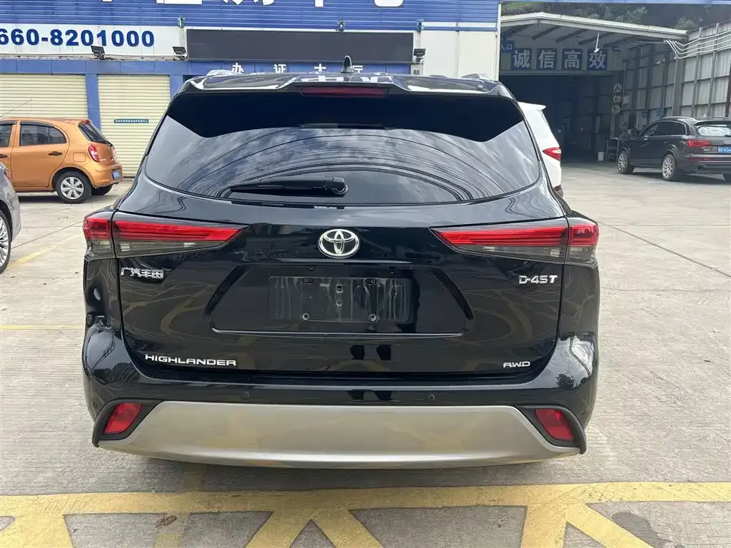 Toyota Highlander — фото 3