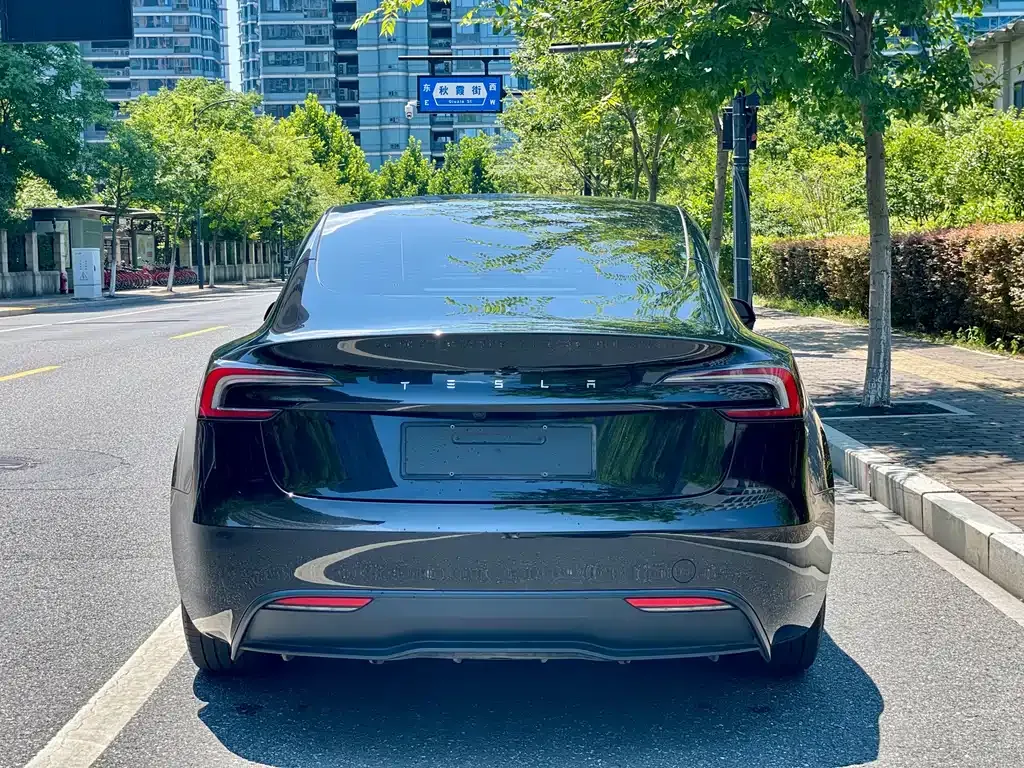 Tesla Model 3 — фото 5