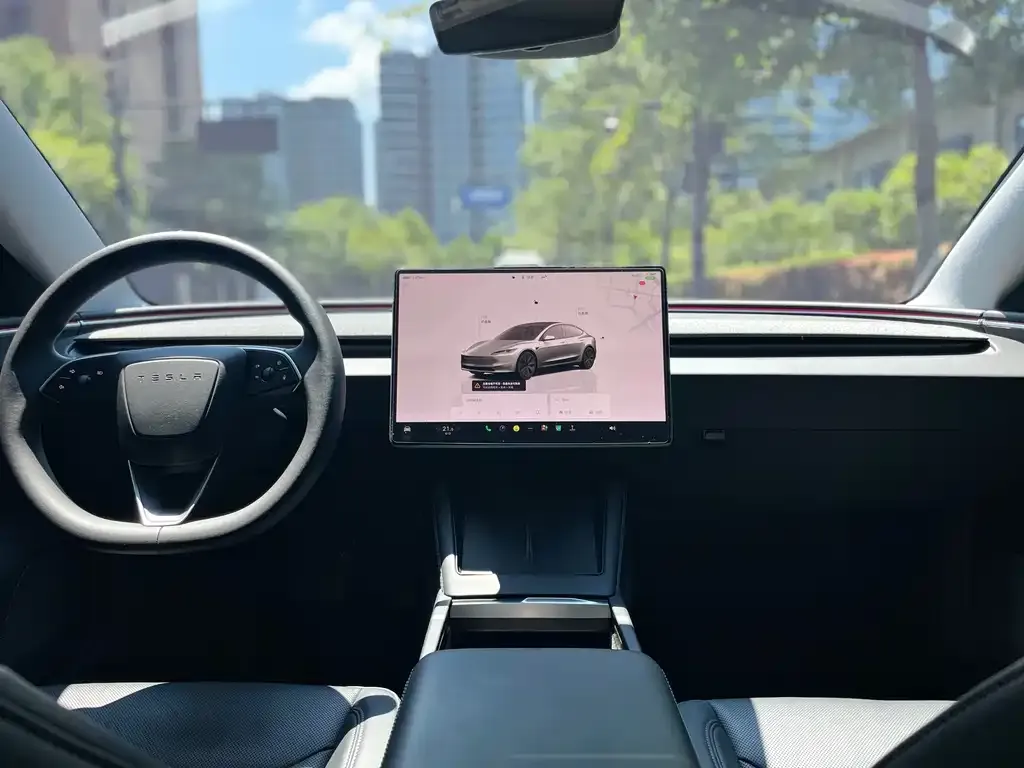 Tesla Model 3 — фото 8