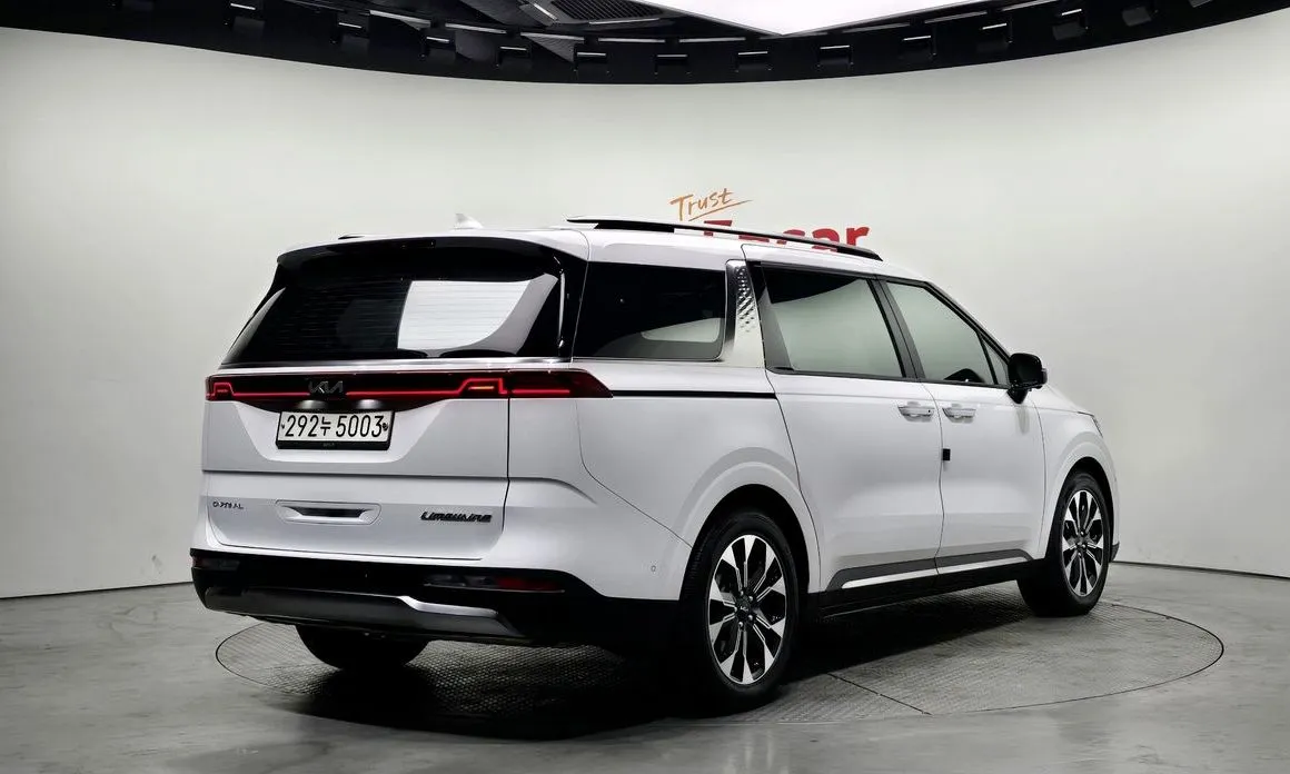 Kia Carnival — фото 2