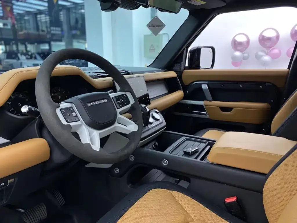 Land Rover Defender — фото 10
