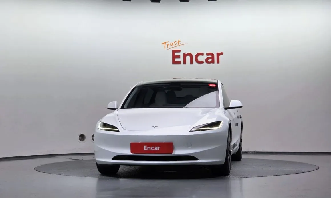 Tesla Model 3 — фото 10