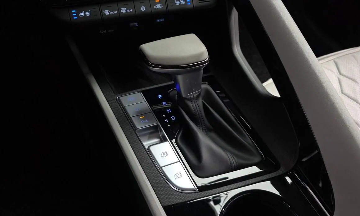 Hyundai AVANTE — фото 9