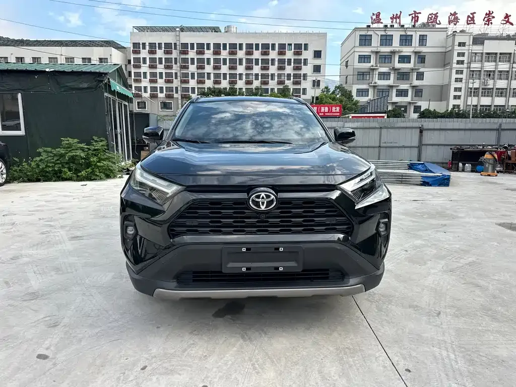 Toyota RAV4 — фото 4