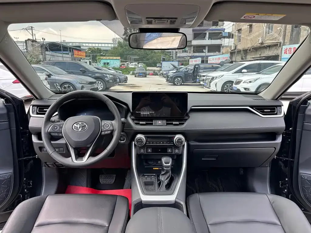 Toyota RAV4 — фото 10