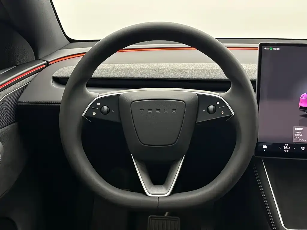 Tesla Model Y L — фото 2