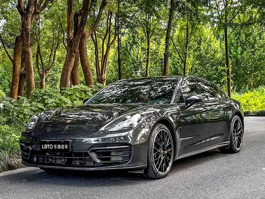 Porsche Panamera — фото 1