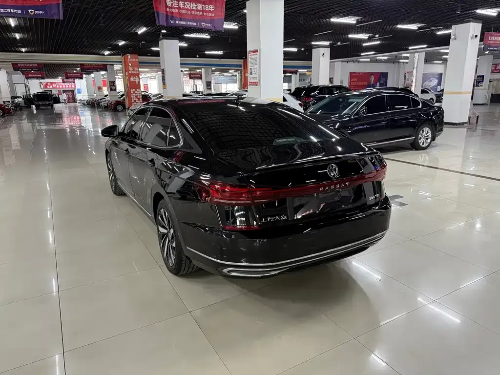 Volkswagen Passat — фото 4