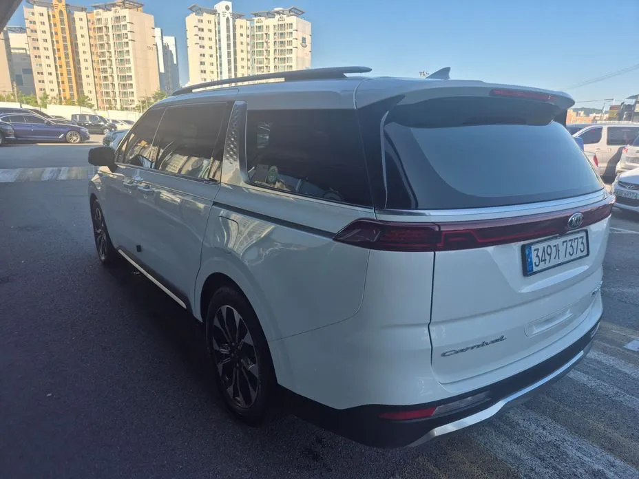 Kia Carnival — фото 5