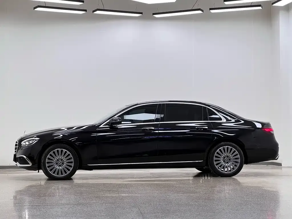 Mercedes-Benz E-Class — фото 10