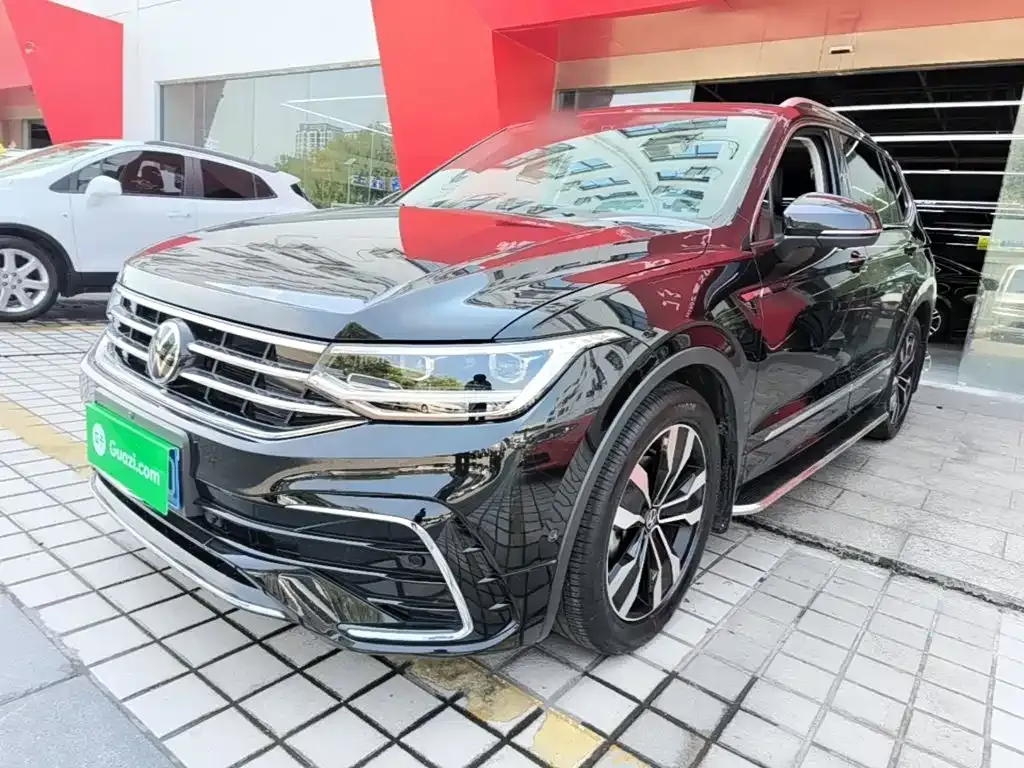 Volkswagen Tiguan L — фото 2