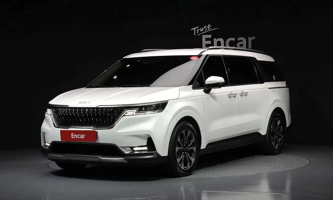 Kia Carnival — фото 1