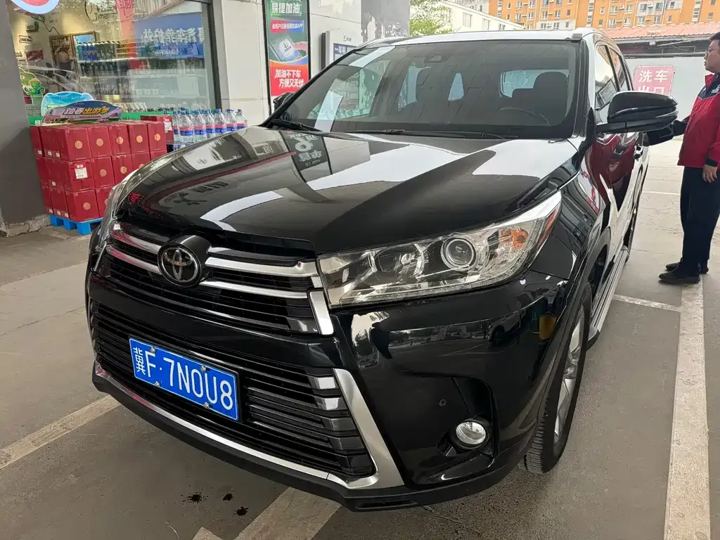 Toyota Highlander — фото 3