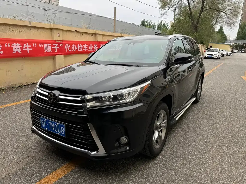 Toyota Highlander — фото 7
