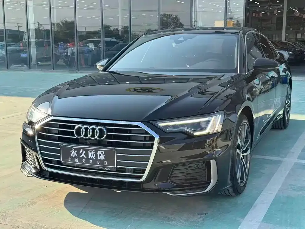 Audi A6L — фото 1