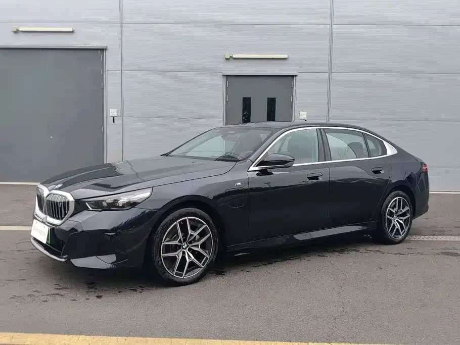 BMW i5 — фото 1