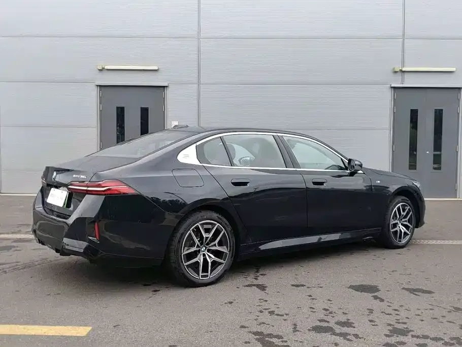 BMW i5 — фото 9