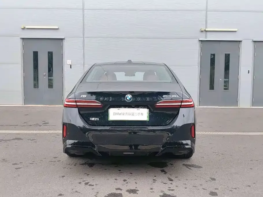 BMW i5 — фото 2