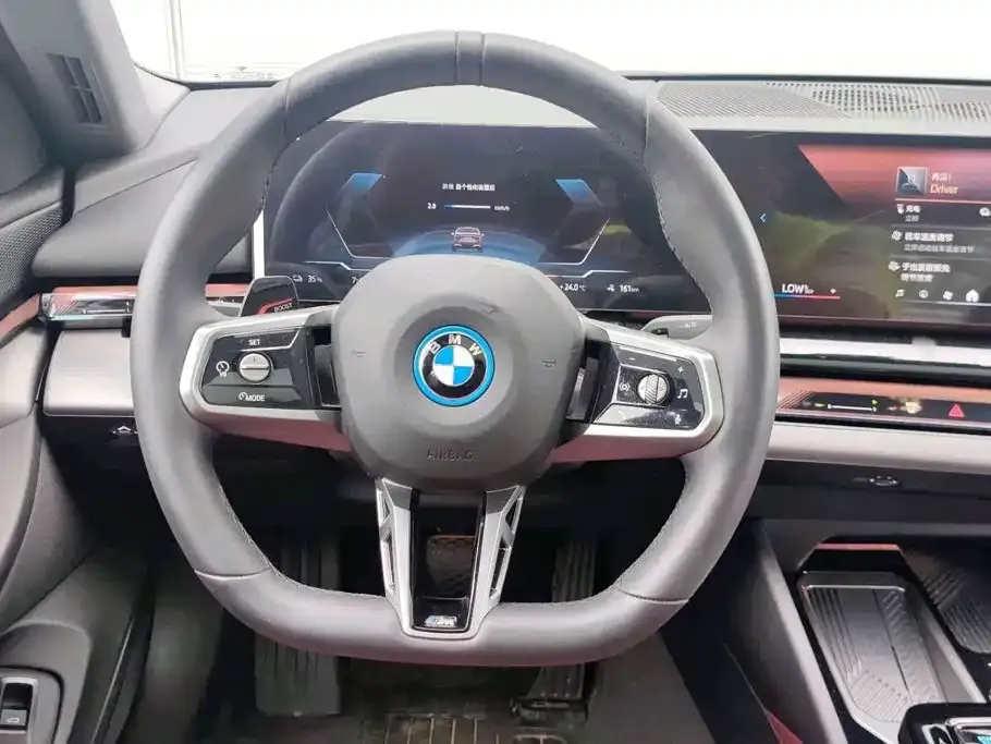 BMW i5 — фото 8