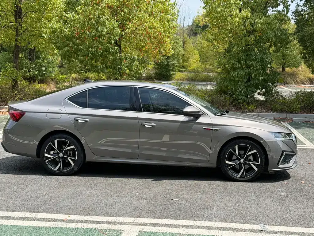 Skoda Octavia — фото 7